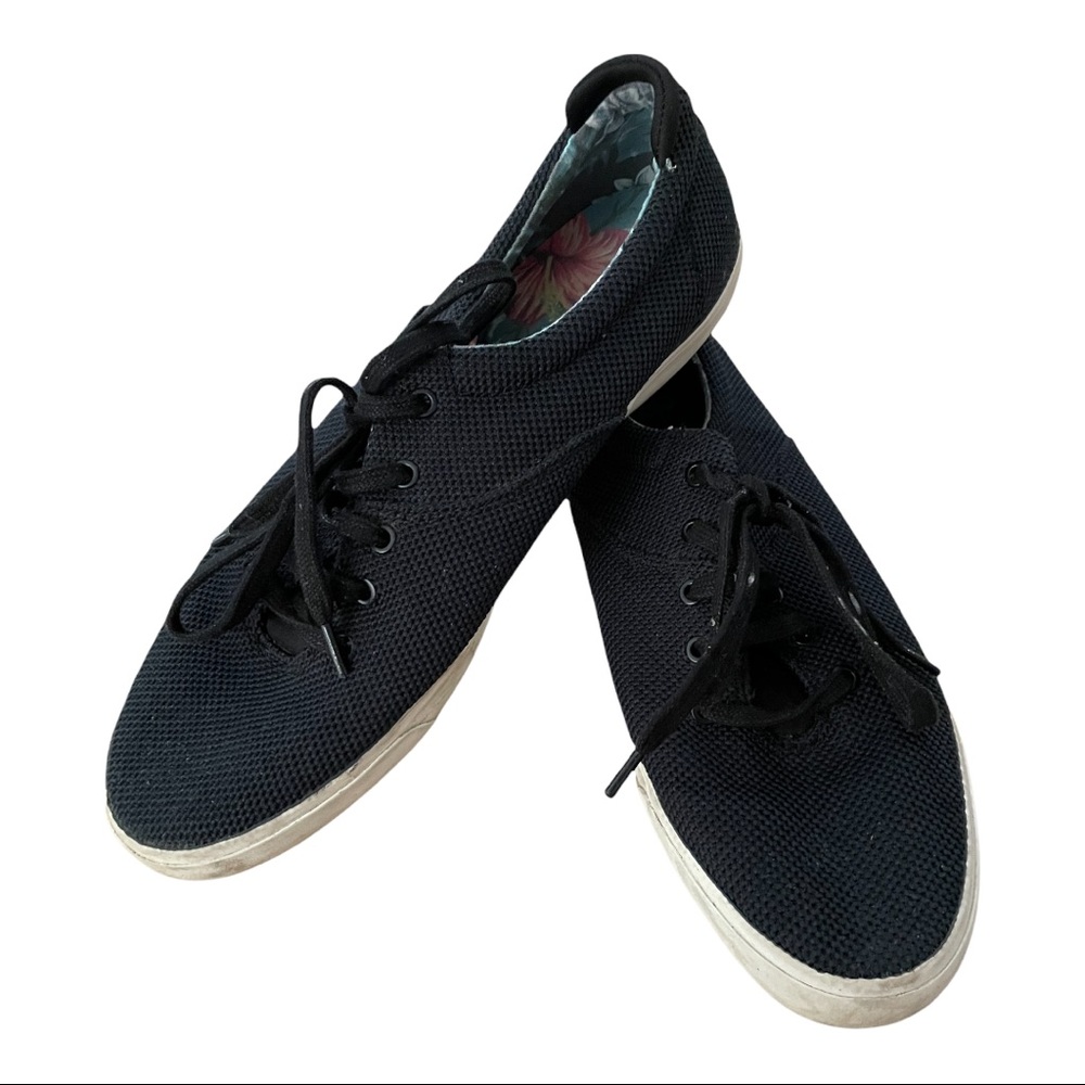 Black mens sneakers size 9.5